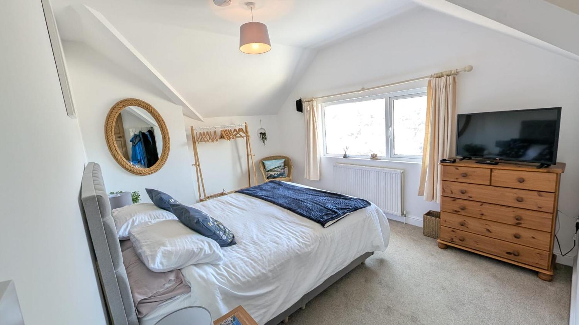 The Hillocks, Looe - Two Bedroom House With Fabulous Views Of Looe Town And Harbour المظهر الخارجي الصورة